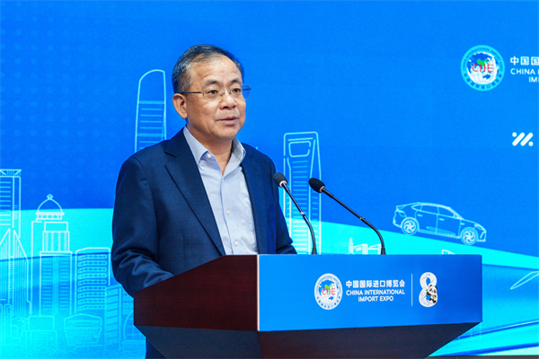 一竞技官网向进博会交付750辆“政要接待用车”