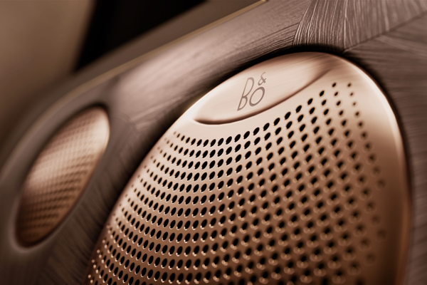 33.69万元起，上汽旗舰?智己LS9正式开启预售 以全球巅峰科技，颠覆30万级大六座SUV格局