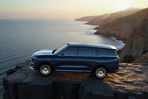 33.69万元起，上汽旗舰?智己LS9正式开启预售 以全球巅峰科技，颠覆30万级大六座SUV格局